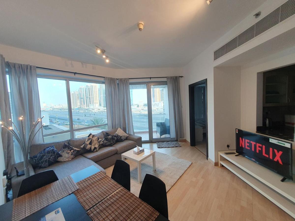 Apartamento La Riviera Dubái Exterior foto