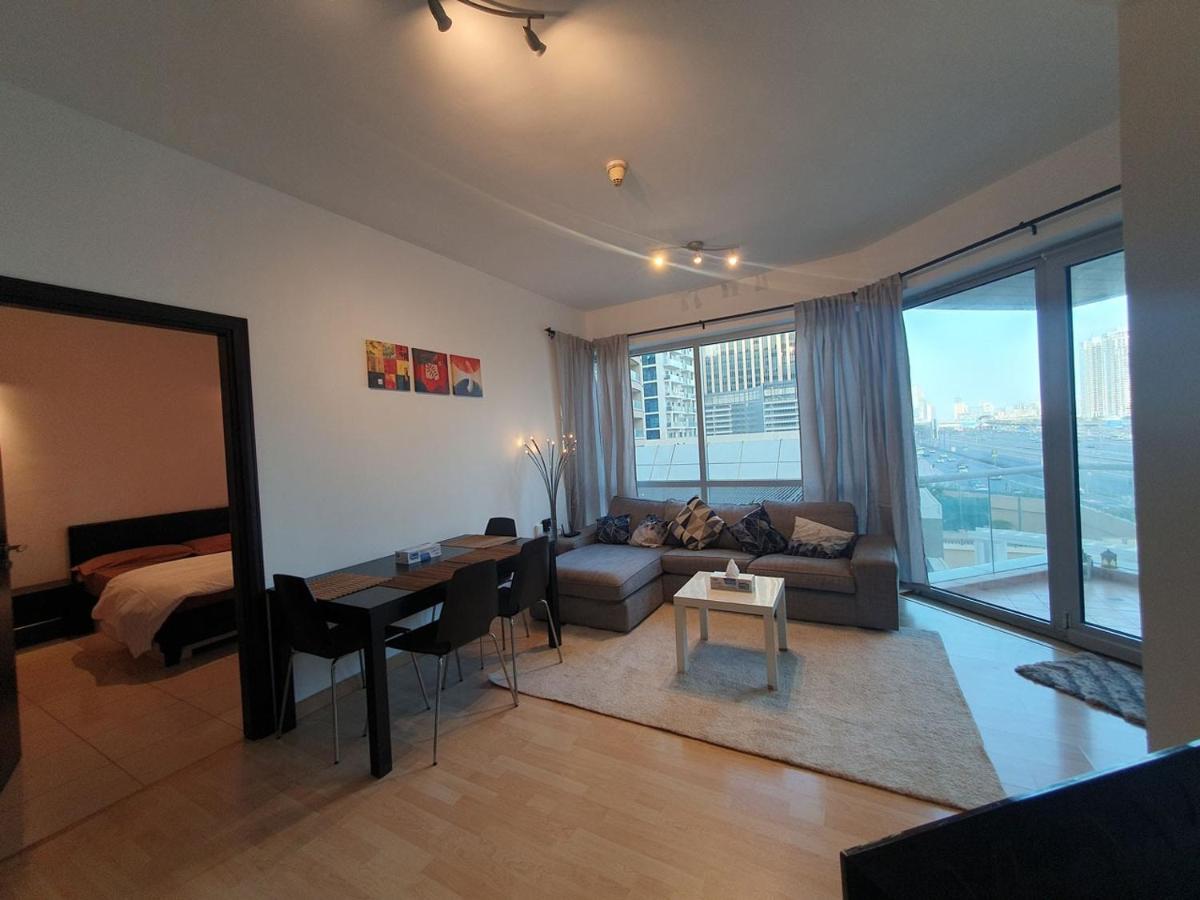 Apartamento La Riviera Dubái Exterior foto