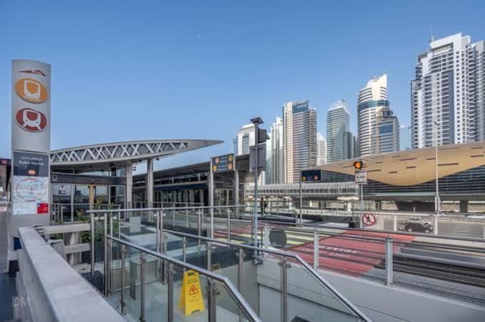 Apartamento La Riviera Dubái Exterior foto
