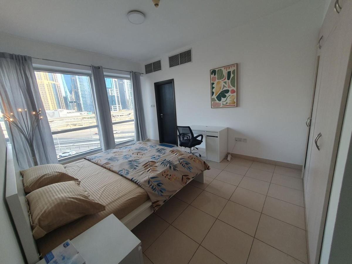 Apartamento La Riviera Dubái Exterior foto